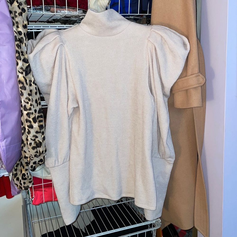 Express RIBBED PUFF SLEEVE MOCK NECK TOP IN CLOUD CREAM